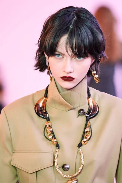 Look 33